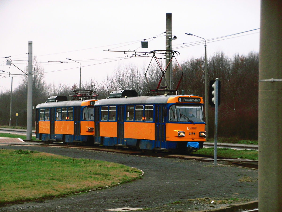 Wagen 2179 der LVB an der Haltestelle Leipzig, Paunsdorf Nord am 27.1.18