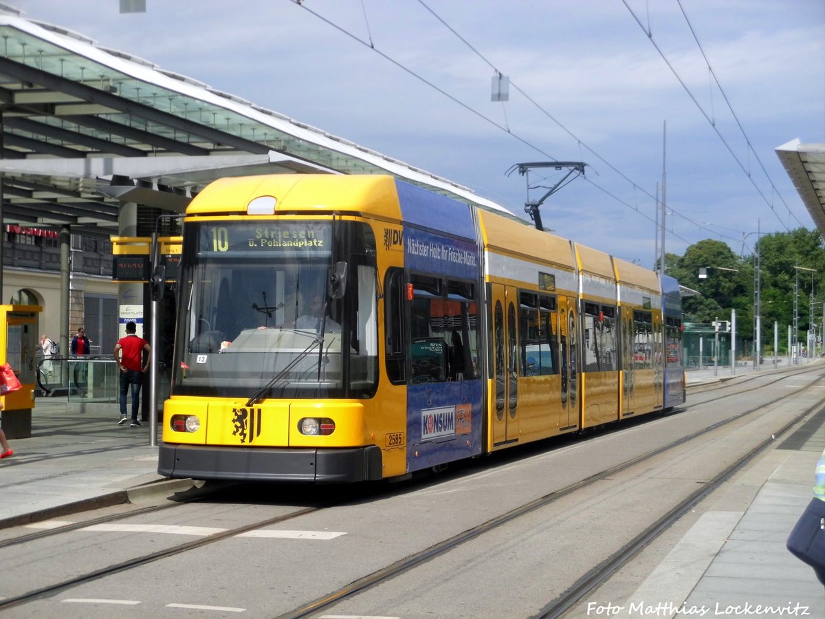 Wagen 2585 der DVB an der Haltestelle Hauptbahnhof am 2.7.16