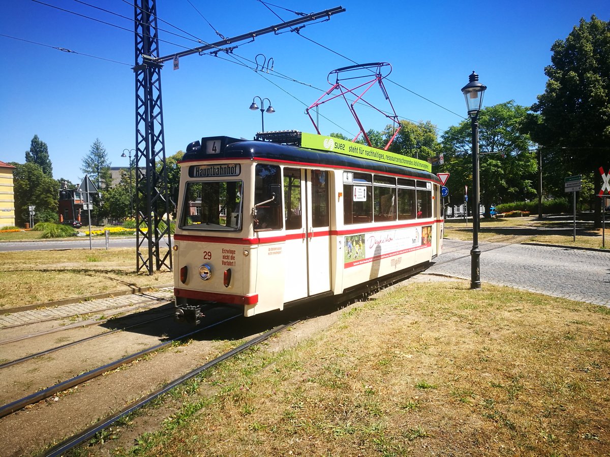 Wagen 29 der Naumburger Straßenbahn vor der Haltestelle Marientor am 2.7.18
