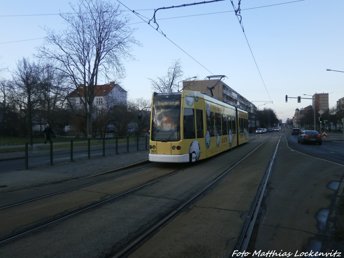 Wagen 303 der DVG als Linie 4 unterwegs zur Kreuzbergstraße am 5.2.15