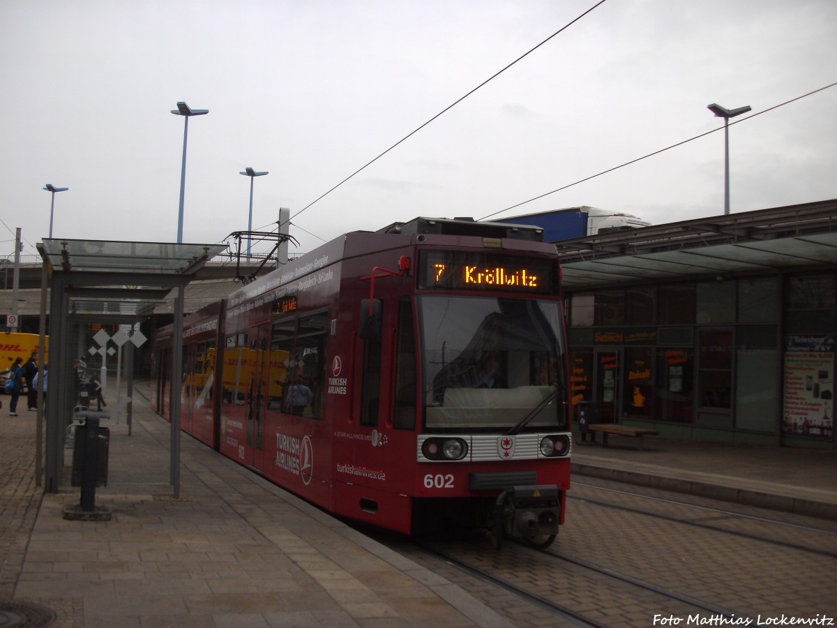 Wagen 602 der HAVAG als Linie 7 mit ziel Krllwitz an der Haltestelle Riebeckplatz am 5.11.14