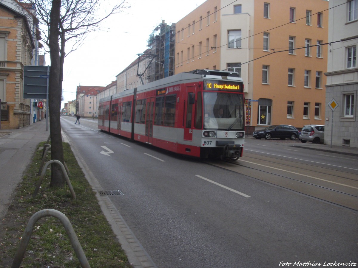 Wagen 607 der HAVAG als Linie 10 mit ziel Hauptbahnhof in hhe der Halstestelle Imfelder Strae am 15.2.14