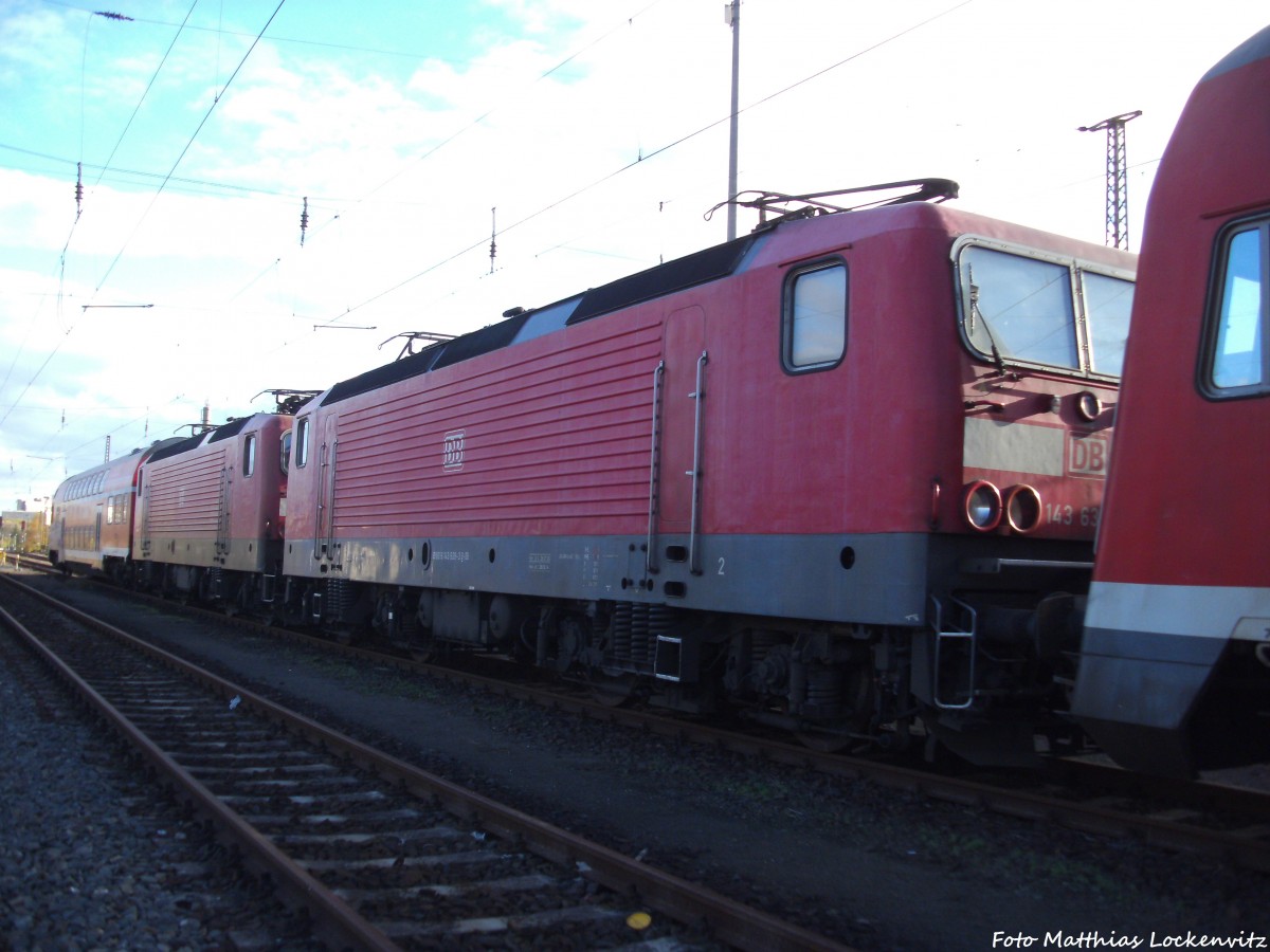 Z-Gestellte 143 639-3 im Bahnhof Halle-Nietleben am 8.11.14