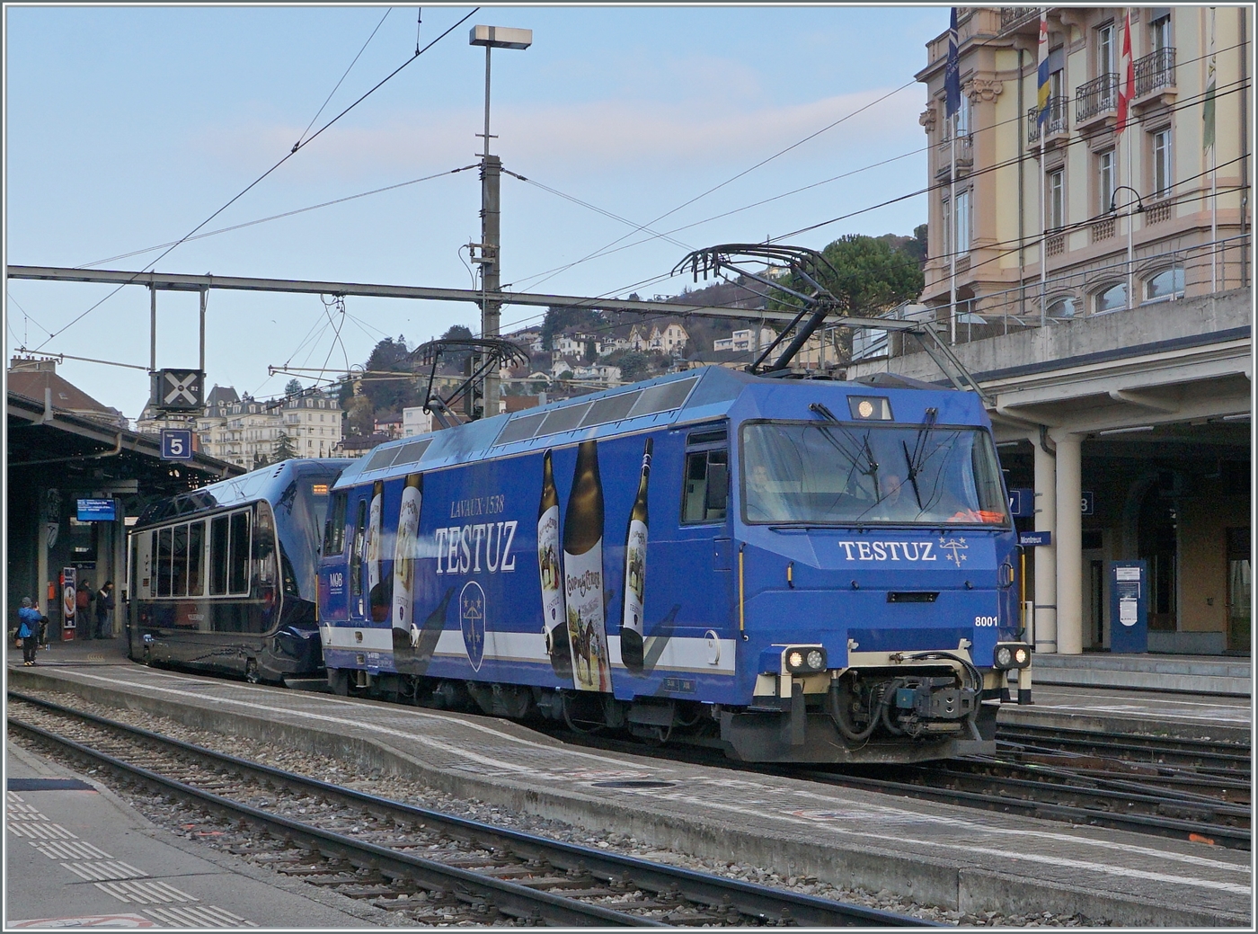 11. Dezember 2022; 9:35 - der erste GPX GoldenPass Express nach Interlaken Ost verlässt Montreux. 