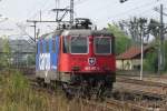 AM 11 April 2014 lauft SBB 421 397 um in Pirna.