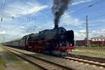 BR 01/669088/am-1-juni-2019-steht-01 Am 1 Juni 2019 steht 01 2066 mit ein Sonderzug in Nördlingen. Anlass war das 50. jahresjubiläum des Bayerisches Eisenbahnmuseums.