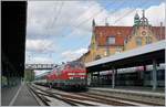BR 218/646049/die-db-218-421-6-und-423-2 Die DB 218 421-6 und 423-2 bringen einen EC von München nach Zürich nach Lindau, wo sie von einer SBB Re 4/4 II abgelöst werden. 

24. Sept. 2018
