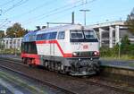 BR 218/864751/218-497-6-fuhr-zur-uebernahme-des 218 497-6 fuhr zur übernahme des IC2310 nach westerland/sylt im bahnhof itzehoe,11.10.24