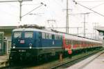 BR 110/383771/scanbild-von-die-blaue-stuettgarterin-110 Scanbild von die blaue Stttgarterin 110 228 in Singen (Hohentwiel) am 24 Mai 2002.