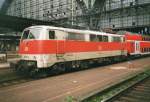  Verkehrsrot statt Orange  klangte es in die Corridors of Power bei DB -und das etwas aufstndischen Bw Frankfurt-I mahlte der orange Bauchand von 111 175 ins Verkerhsrot um: Frankfurt-am-Main, 28 Juli 1999 sah das erfolg.
