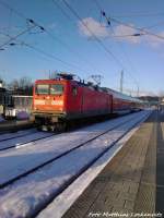 BR 112/256655/am-26313-ist-112-103-als Am 26.3.13 Ist 112 103 Als RE) mit Ziel Rostock Hbf im Bahnhof Bergen auf Rgen.