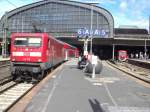 112 176 als RB mit ziel Bad Oldesloe & BR 474 im Bahnhof Hamburg Hbf am 1.9.13