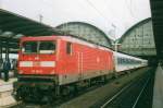 Scanbild von 112 149 mit InterRegio aus Dsseldorf und Siegen in Frankfurt-am-Main Hbf am 28 Juli 1999.