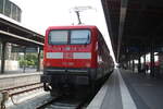 BR 112/747746/112-188-mit-dem-re7-mit 112 188 mit dem RE7 mit Ziel Greifswald Hbf im Bahnhof Stralsund Hbf am 25.7.21