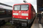 BR 112/784114/112-166-steht-als-rb25-mit 112 166 steht als RB25 mit Ziel Saalfeld im Bahnhof Naumburg (Saale) Hbf am 1.6.22