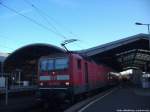 143 285 und 143 934 als S7 mit ziel Halle-Trotha beim verlassen des Bahnhofs Halle (Saale) Hbf am 23.11.14