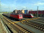BR 143/553846/143-215-mit-einem-s-bahnzug-abgetsellt 143 215 mit einem S-Bahnzug abgetsellt am Nrnberger Hbf am 8.4.17