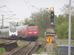 BR 143/556517/143-034-unterwegs-nach-halle-saale 143 034 unterwegs nach Halle (Saale) Hbf und lsst Halle-Rosengarten hinter sich am 4.5.17