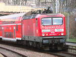BR 143/598786/143-810-mit-ziel-nietlebn-im 143 810 mit ziel Nietlebn im Bahnhof Halle Zscherbener Strae am 31.1.18