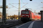 143 957 von Eilenburg kommend bei der einfahrt in den Endbahnhof Halle (Saale) Hbf am 10.9.20