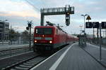BR 143/721179/143-919-von-eilenburg-kommend-bei 143 919 von Eilenburg kommend bei der einfahrt in den Endbahnhof Halle/Saale Hbf am 3.11.20