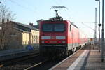 BR 143/776367/143-932-verlsst-den-bahnhof-delitzsch 143 932 verlsst den Bahnhof Delitzsch ob Bf in Richtung Eilenburg am 10.3.22