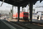 143 932 verlsst den Bahnhof Halle/Saale Hbf in Richtung Eilenburg am 24.3.22