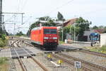 145 080 bei der Durchfahrt im Bahnhof Niemberg am 5.7.21
