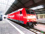 BR 146/603578/146-030-steht-als-re30-mit 146 030 steht als RE30 mit ziel Magdeburg Hbf im Bahnhof Halle/Waale Hbf am 12.3.18