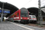 BR 146/682397/dabbuzfa760-und-146-574-im-bahnhof DABbuzfa760 und 146 574 im Bahnhof Halle/Saale Hbf am 4.11.19