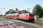 146 026 mit dem RE30 mit ziel Halle/Saale Hbf bei der einfahrt in Niemberg am 30.7.20