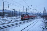 146 016 verlsst als RE18 mit ziel Jena-Gschwitz den Bahnhof Naumburg(Saale) Hbf am 1.12.23