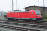 br-147/724467/147-017-abgestellt-im-bahnhof-stralsund 147 017 abgestellt im Bahnhof Stralsund Hbf am 21.12.20