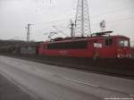 BR 155/317853/155-252-0-mit-einem-ueterzug-mit 155 252-0 mit einem üterzug mit ziel Seddin bei der Durchfahrt aufm Dänholm am 14.1.14