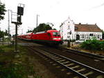 182 010 verlässt als RE1 mit ziel Magdeburg Hbf den Bahnhof Güsen (b Genthin) am 2.6.18