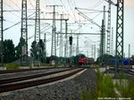BR 185/515701/185-283-9-mit-einem-gueterzug-aus 185 283-9 mit einem Güterzug aus Leipzig kommend in der Güterumfahrung in Halle (Saale) am 28.7.16