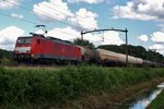 BR 189/508053/gaskesselwagenzug-mit-189-047-passiert-am Gaskesselwagenzug mit 189 047 passiert am 14 Juli 2016 Tilburg-Warande.