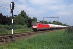 BR 189/515993/lpg-zug-mit-189-065-passiert-dordrecht LPG-Zug mit 189 065 passiert Dordrecht Zuid am 26 Augustus 2016.