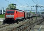 Am 18 Mai 2019 durchfahrt ein Stahlzug mit 189 071 Dordrecht.