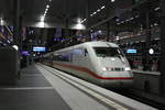 intercityexptress-ice/684219/ein-ice-als-leerzug-mit-ziel Ein ICE als Leerzug mit ziel Berlin Gesundbrunnen im Bahnhof Berlin Hbf (Tief) am 23.12.19