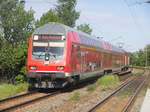 doppelsteuerwagen-alle-generationen/559067/mit-steuerwagen-voraus-kommt-143-903 Mit Steuerwagen voraus kommt 143 903 in den Bahnhof Halle-Rosengarten eingefahren am 15.5.17