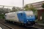 alpha-trains/385604/vps-185-530-durchfahrt-hamburg-harburg-am VPS 185 530 durchfahrt Hamburg-Harburg am 22 Mai 2004, gemietet war der Lok von ATC/Alpha Trains.