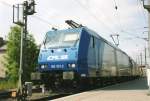 alpha-trains/385606/bahnsteig-5-in-bettembourg-liegt-in Bahnsteig 5 in Bettembourg liegt in einer Kurve, wie Alpha Trains 185 520 -in CFL-Dienst mit Weggmann-Wagen- hier am 19 Mai 2004 demonstriert. 