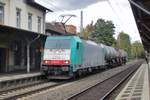 alpha-trains/580282/drei-kesselwagen-zieht-2818-durch-bonn-beuel Drei Kesselwagen zieht 2818 durch Bonn-Beuel am 4 Oktober 2017.