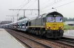 Am 22 Augustus 2013 schleppt Ascendos PB 20 ein PKW-Zug von CobelFret durch Antwerpen-Noorderdokken.