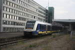Erixx/810998/622-704204-mit-622-709209-verlassen 622 704/204 mit 622 709/209 verlassen den Bahnhof Braunschweig Hbf in Richtung Goslar/Bad Harzburg am 8.6.22