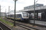 622 702/202 mit 622 201/701 vom Erixx im Bahnhof Hannover Hbf am 8.6.22