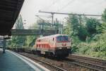 EVB Mittelweserbahn/797581/evb-42051-zieht-ein-leeren-klv EVB 420.51 zieht ein leeren KLV durch Hamburg-Harburg am 24 Mai 2005.