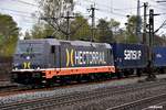 Hectorrail/571106/241002-fuhr-mit-einen-kastenzug-durch 241.002 fuhr mit einen kastenzug durch hh-harburg,21.04.17