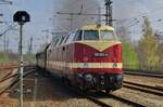 Ex-DR, danach Ex-ITL 118 552 schiebt ein Sonderzug aus Dresden Hbf aus am 9 April 2017.
